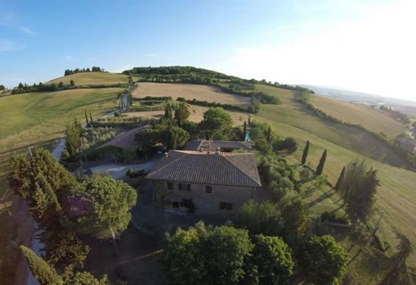 Schönes Bauernhaus mit Pool auf einem Hügel mit Blick auf Pienza und Monticchiello