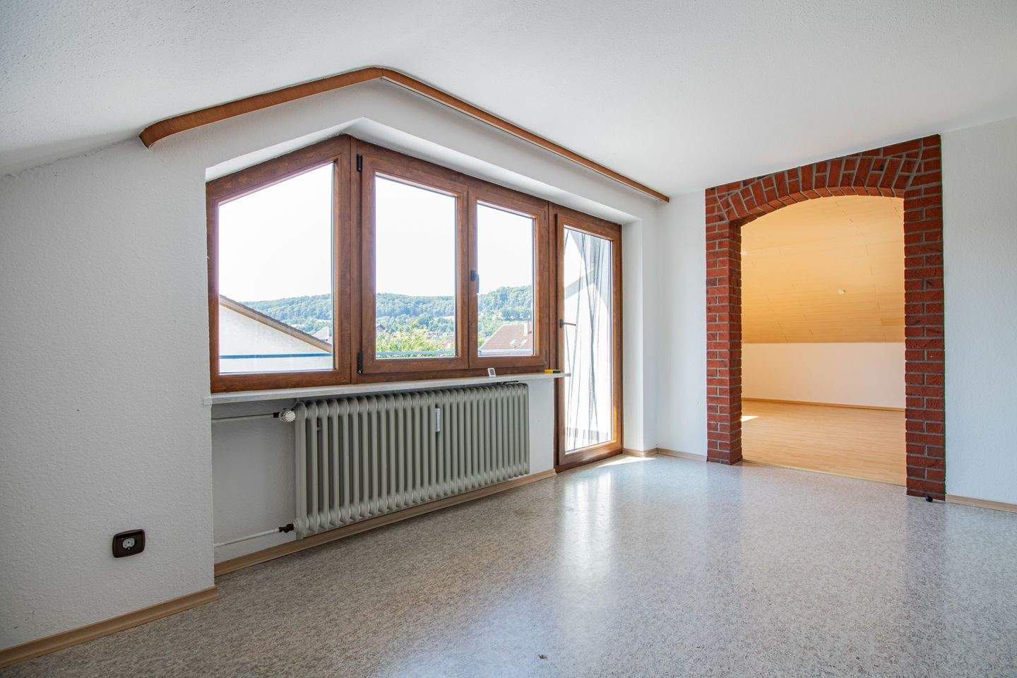 Immobilie in Lauchringen - 3,5-Zimmer Dachwohnung mit Klimaanlage - Sofort bezugsfrei in Lauchringen - Bild 3