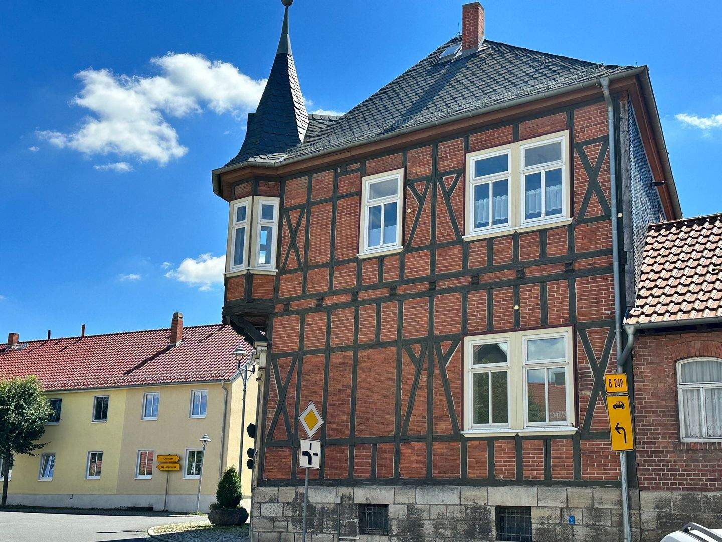 Immobilie in Ebeleben - Stadtvilla mit historischem Charme in zentraler Lage - Bild 1