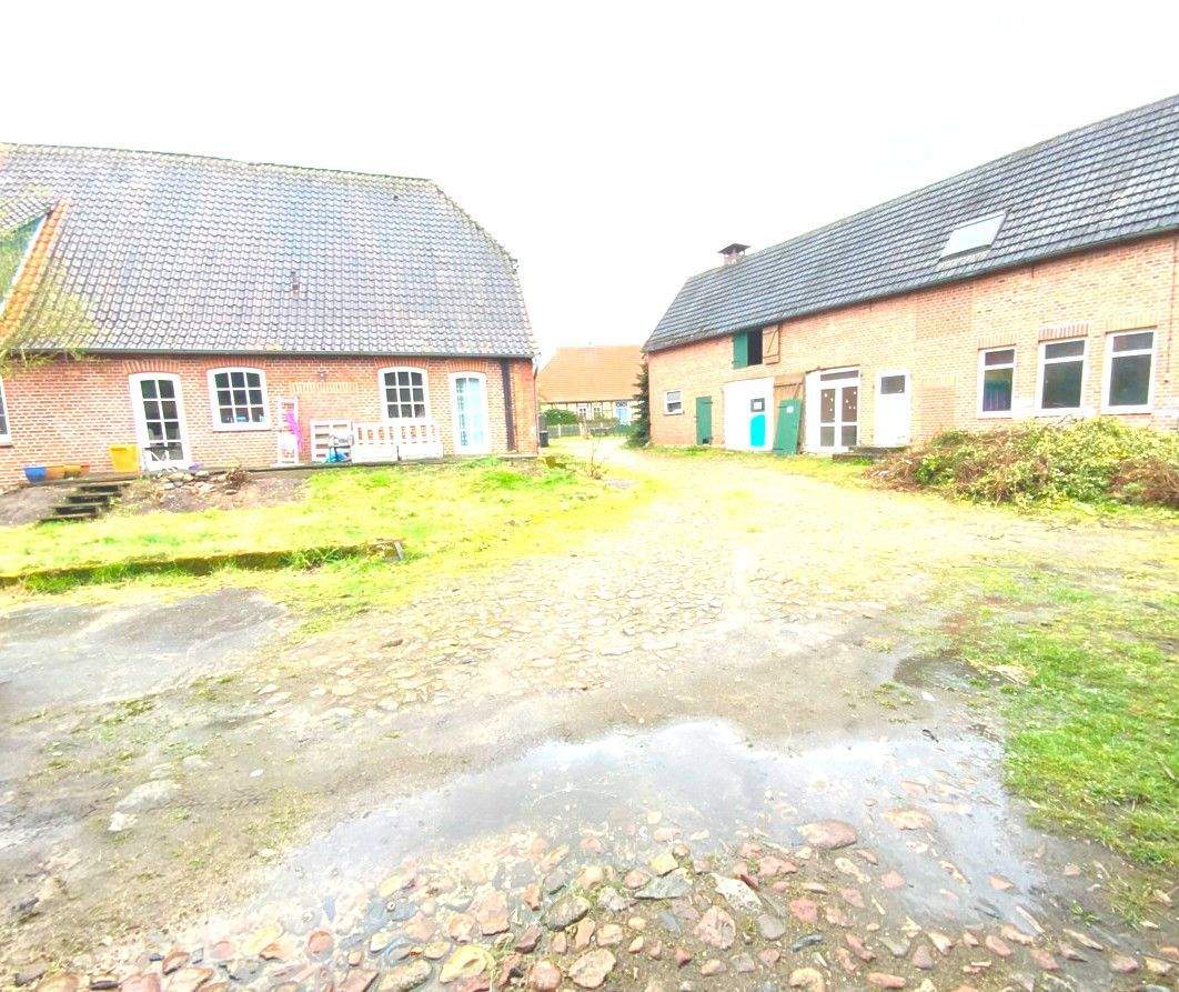 Immobilie in Suderburg - Attraktives Haus mit Zwei Wohneinheiten, Bürogebäude + Stallungen - Bild 6