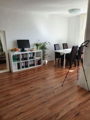 Wohnzimmer mit Essecke.jpg