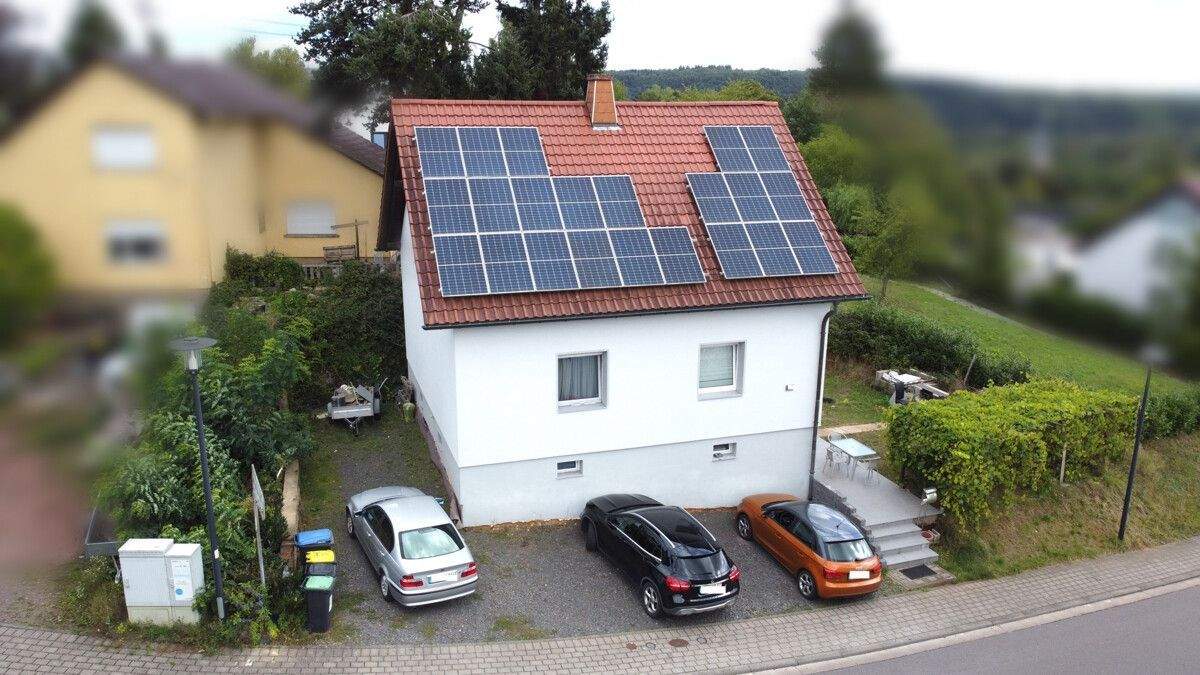 Immobilie in Nalbach - Familienfreundliches Einfamilienhaus mit Photovoltaik, Stellplätzen und Garten - Bild 21