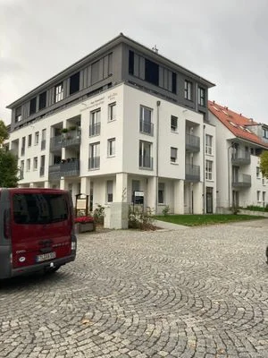 schicke 1 ZKB Wohnung mit großem Balkon, Desingfussboden, Fußbodenheizung- Senioren willkommen! | Terrassenwohnung Kesselsdorf / Sachsen