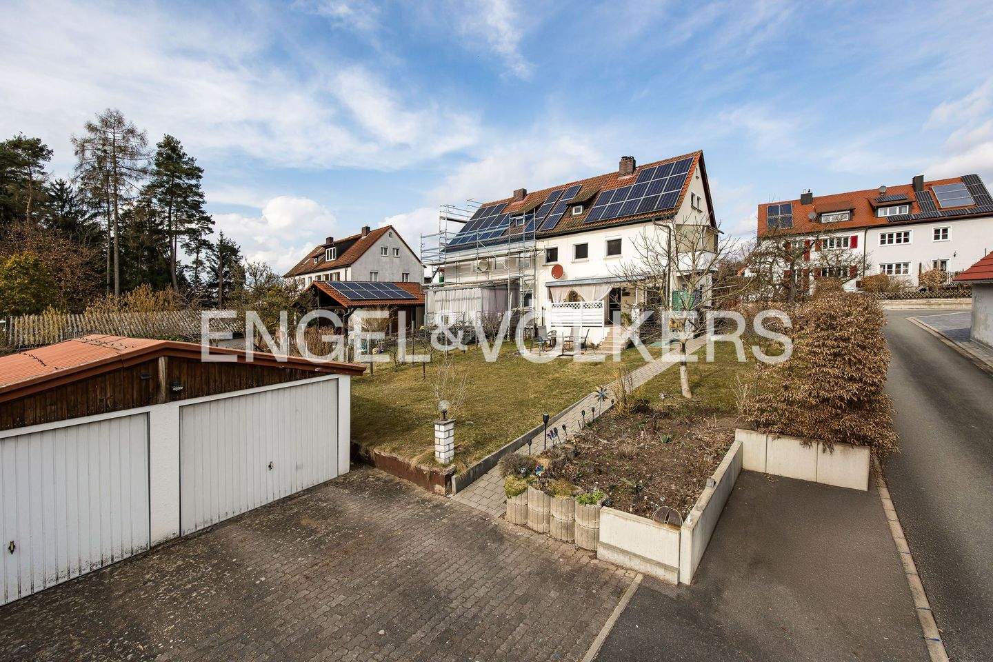 Immobilie in Hilpoltstein - Renovierte Doppelhaushälfte auf großzügigem Eckgrundstück in idyllischer Lage - Bild 15