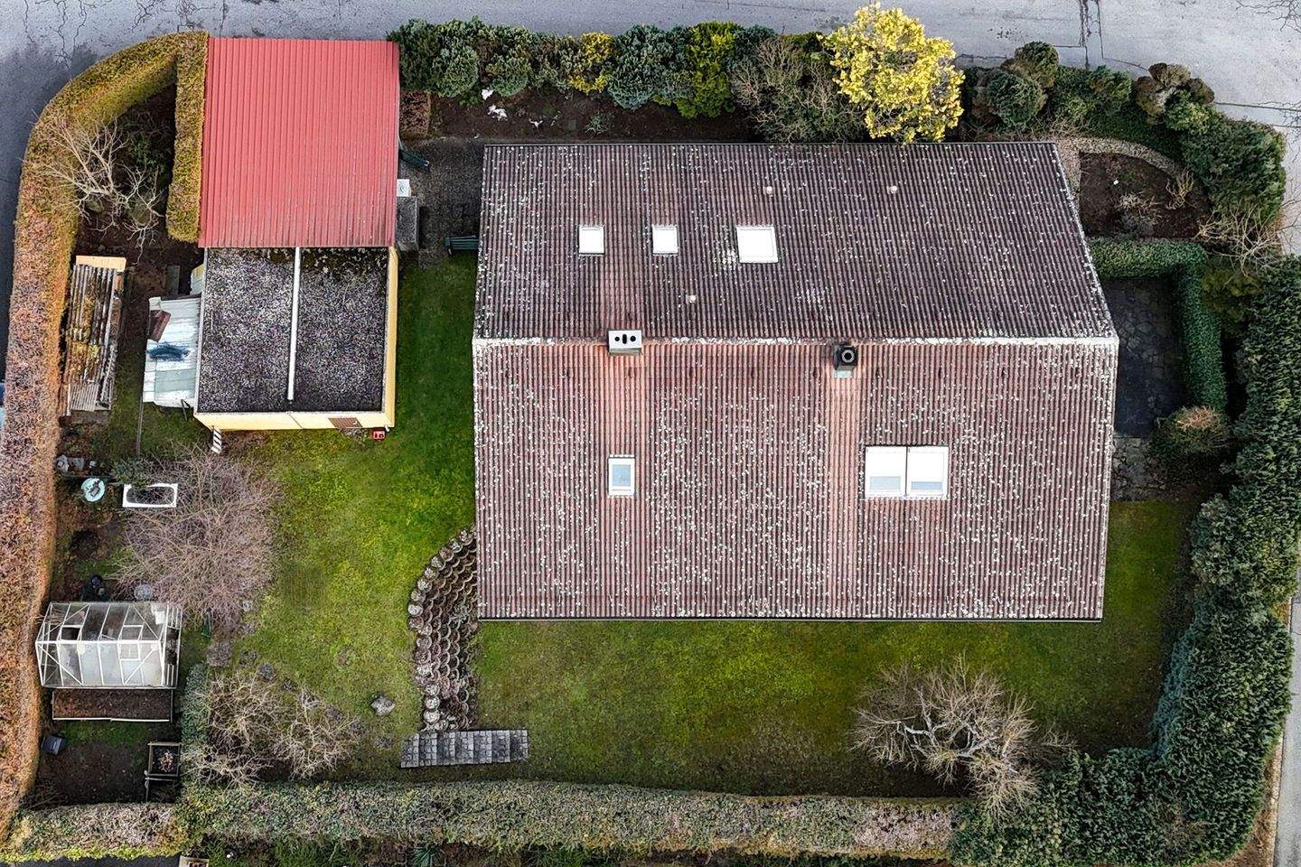 Immobilie in Vilshofen an der Donau - Großes Einfamilienhaus mit Einliegerwohnung - Bild 0