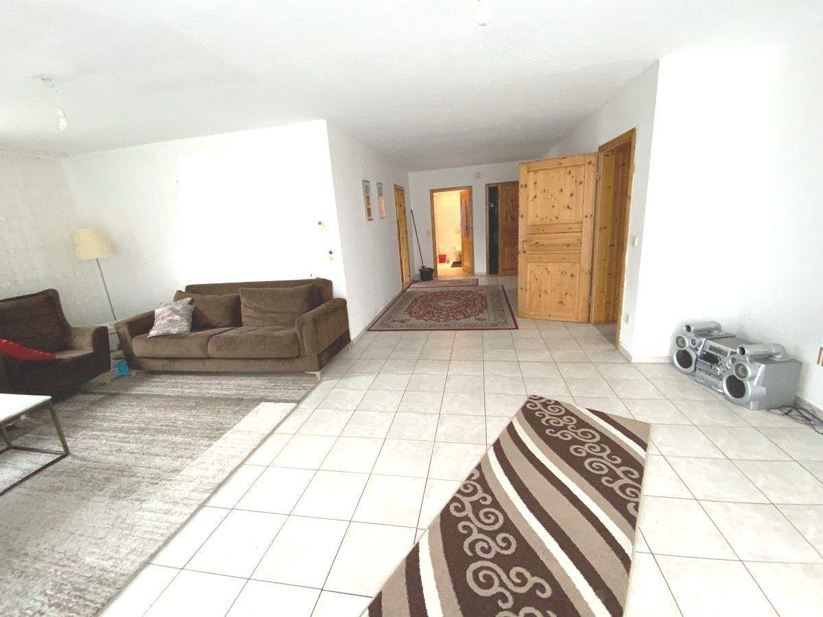 Immobilie in Suderburg - Attraktives Haus mit Zwei Wohneinheiten, Bürogebäude + Stallungen - Bild 10