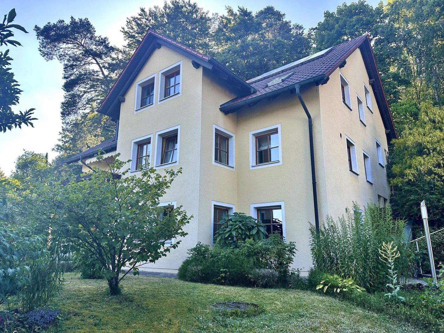 Immobilie in Neukirchen bei Sulzbach-Rosenberg - Das Haus für die große Familie! Einfamilienhaus mit Einliegerwohnung in Neukirchen b. Su,-Ro. - Bild 2