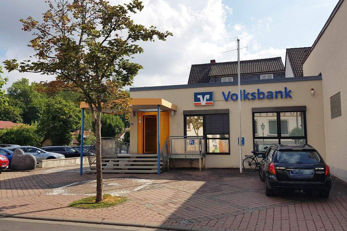 Immobilie in Fränkisch-Crumbach - Wer besitzt schon eine eigene Bank / Gemischt genutzte Immobilie in Fränkisch-Crumbach - Bild 2