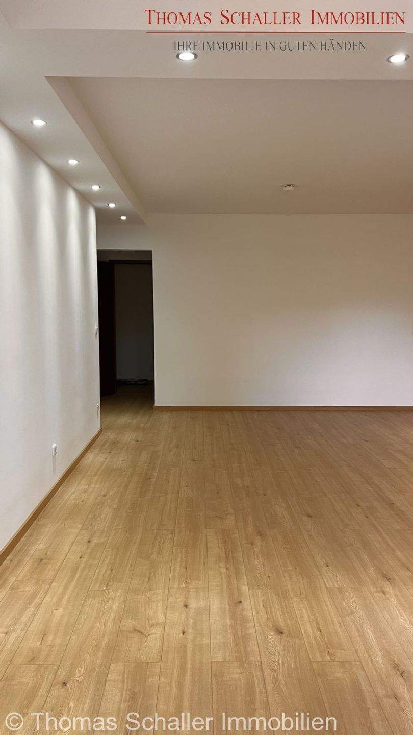 Immobilie in Hemhofen - Schöne 2-Zimmer-Wohnung in Hemhofen bei Erlangen - Großer Wohnraum mit Studiocharakter - Bild 9