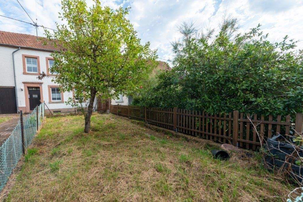 Immobilie in Losheim am See - Das Haus der Schmetterlinge steht in Losheim in der Schachenstraße 12 - Bild 2