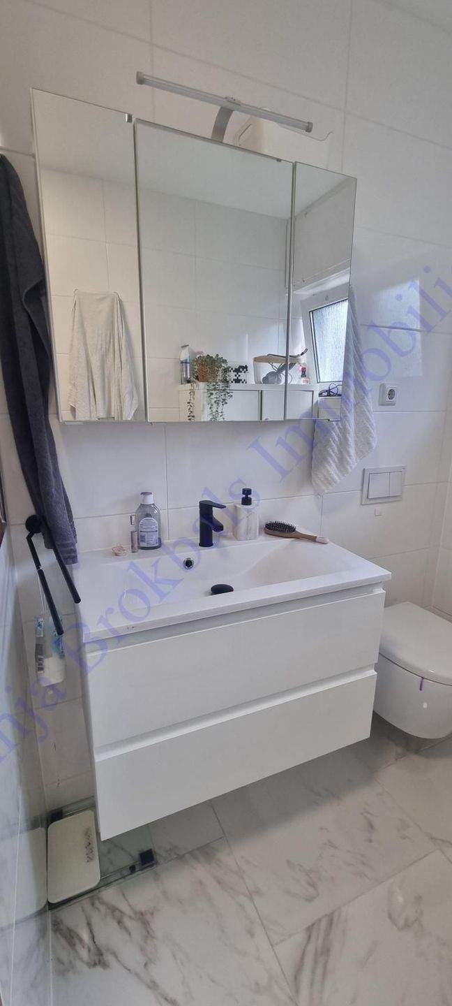 Immobilie in Harsewinkel - Zweifamilienhaus mit ausgebautem DG und mit 3 Garagen in Harsewinkel, provisionsfrei für Käufer - Bild 6