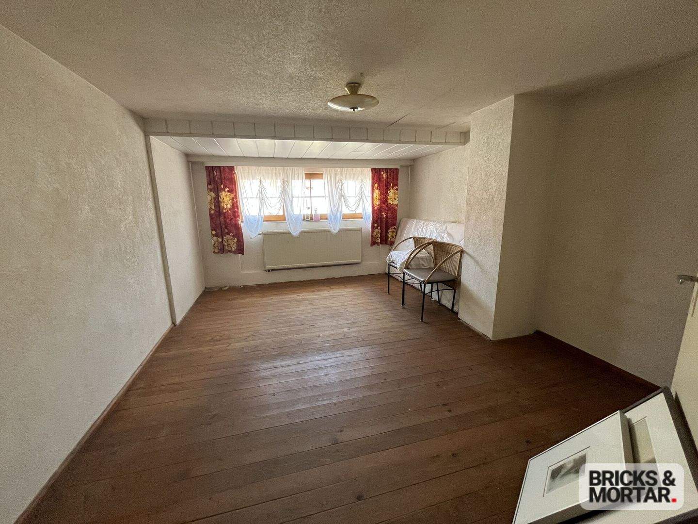 Immobilie in Buttenwiesen - Komplettes Doppelhaus - eine Haushälfte zum Gestalten, eine mit zuverlässiger Mieterin - Bild 7