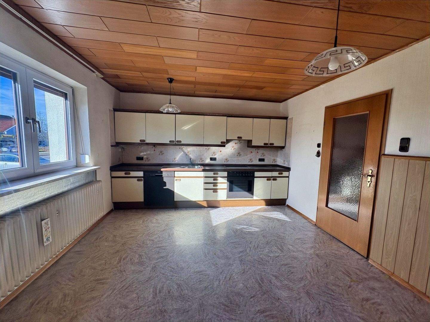 Immobilie in Ruderting - Großzügiges Einfamilienhaus im Zentrum von Ruderting! - Bild 4