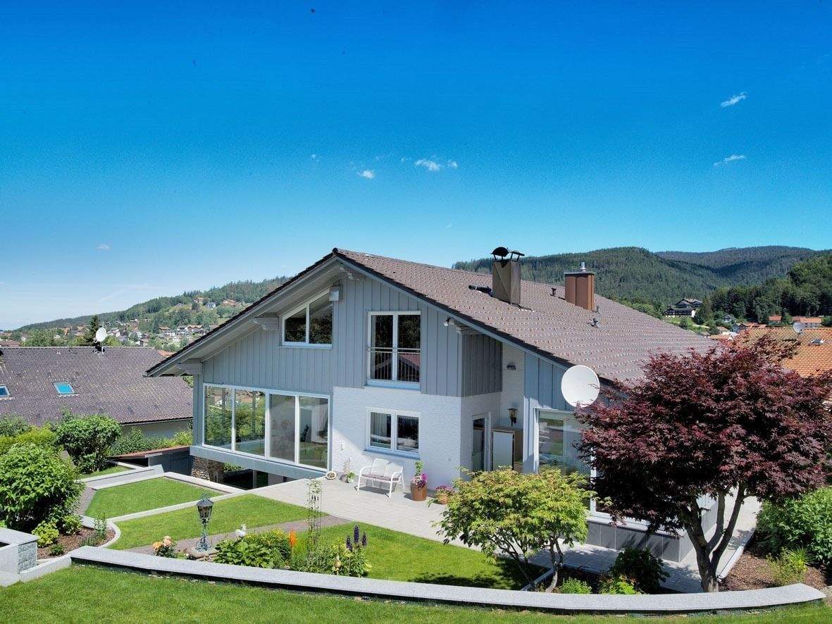 Immobilie in Bodenmais - Top gepflegtes Wohnhaus mit Ferienwohnungen in Aussichtslage in Bodenmais - Bild 1