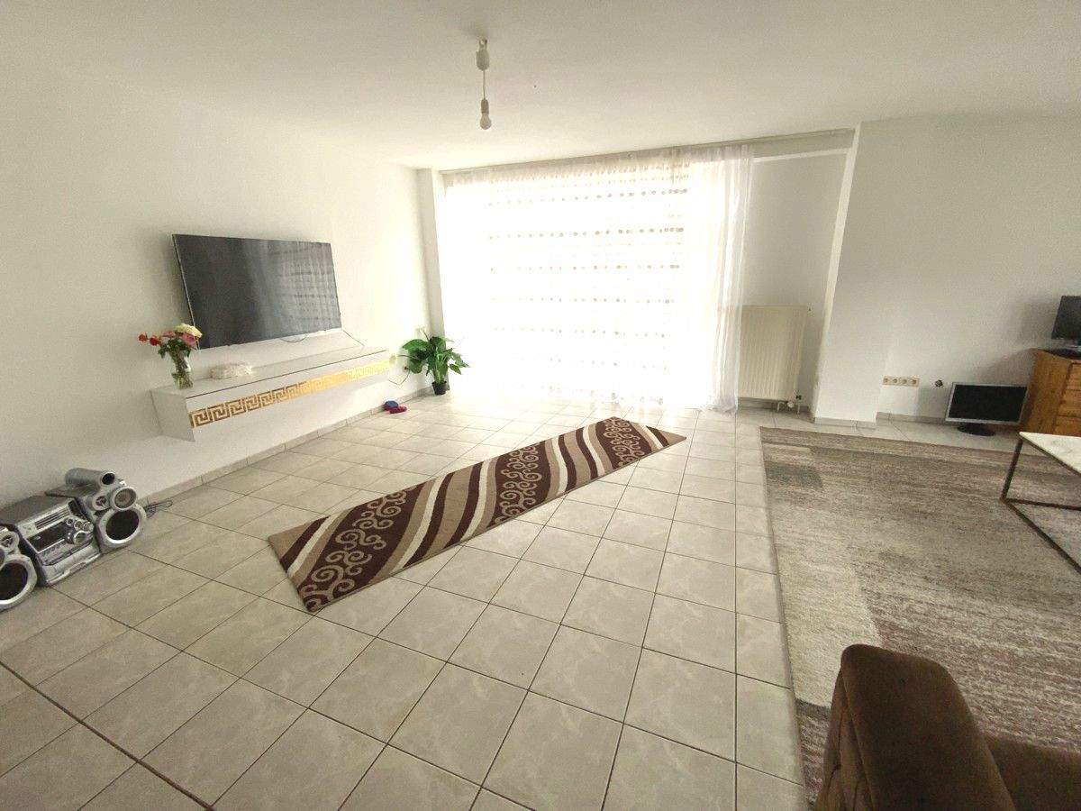 Immobilie in Suderburg - Attraktives Haus mit Zwei Wohneinheiten, Bürogebäude + Stallungen - Bild 11