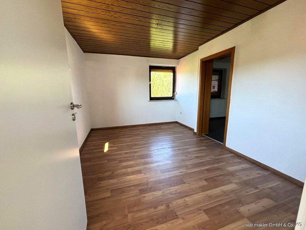 Immobilie in Naila - Naturnahes Wohnen: Attraktives Zweifamilienhaus bei Naila mit idyllischem Umfeld - Bild 9