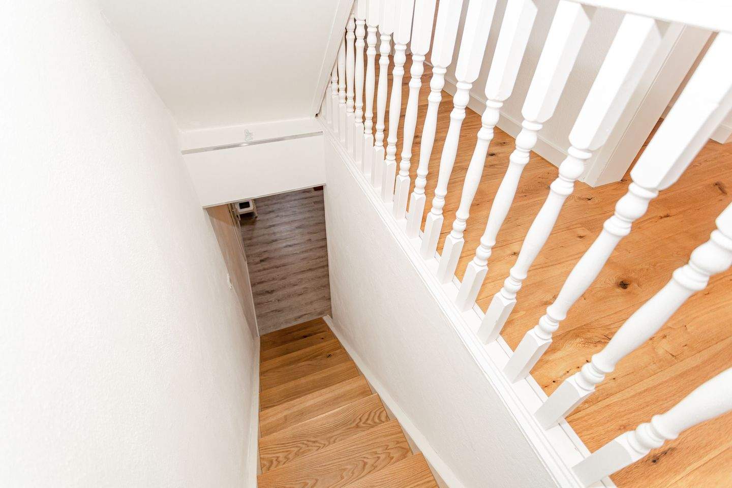 Immobilie in Mastershausen - Charmantes und modernisiertes Familienhaus mit Garge und Garten in Mastershausen, Nähe Kastellaun - Bild 8