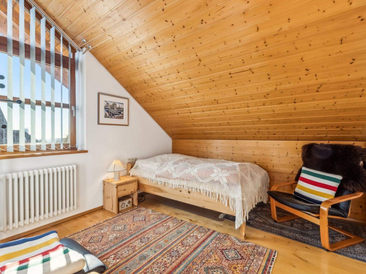 Immobilie in Heroldstatt - Einfamilienhaus mit Einliegerwohnung, Aufzug, Doppelgarage &amp; Traumgarten in Heroldstatt-Sontheim - Bild 10