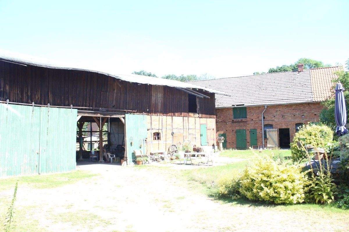 Immobilie in Suderburg - Attraktives Haus mit Zwei Wohneinheiten, Bürogebäude + Stallungen - Bild 7