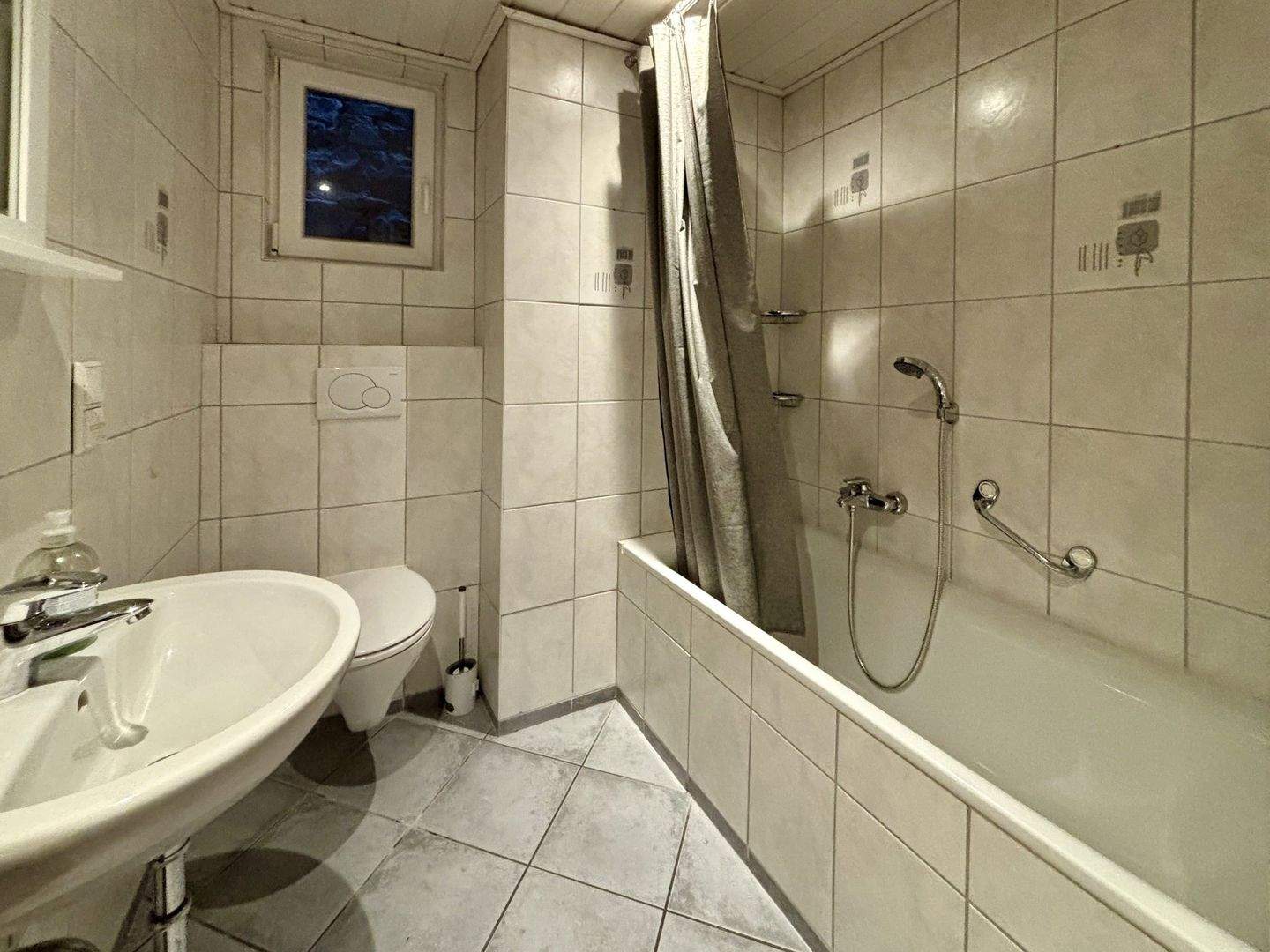 Immobilie in Edertal - Gemütliches Zweifamilienhaus im Edertal - vielseitig nutzbar und gepflegt - Bild 6