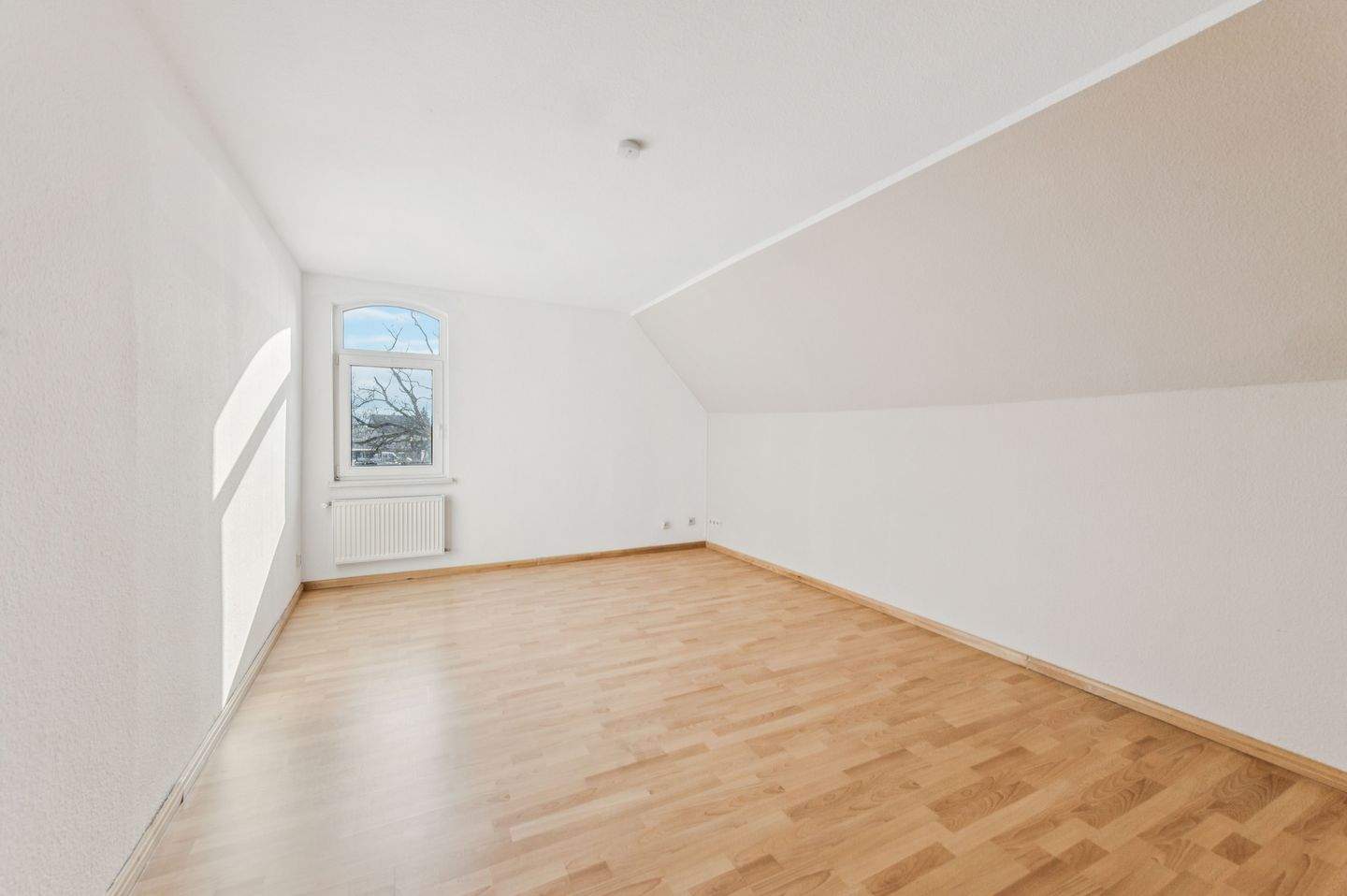 Immobilie in Kröpelin - 3-Raum-Maisonette Dachgeschoss mit eigenem Garten im Gutshaus Jennewitz / Nähe Kühlungsborn - Bild 3