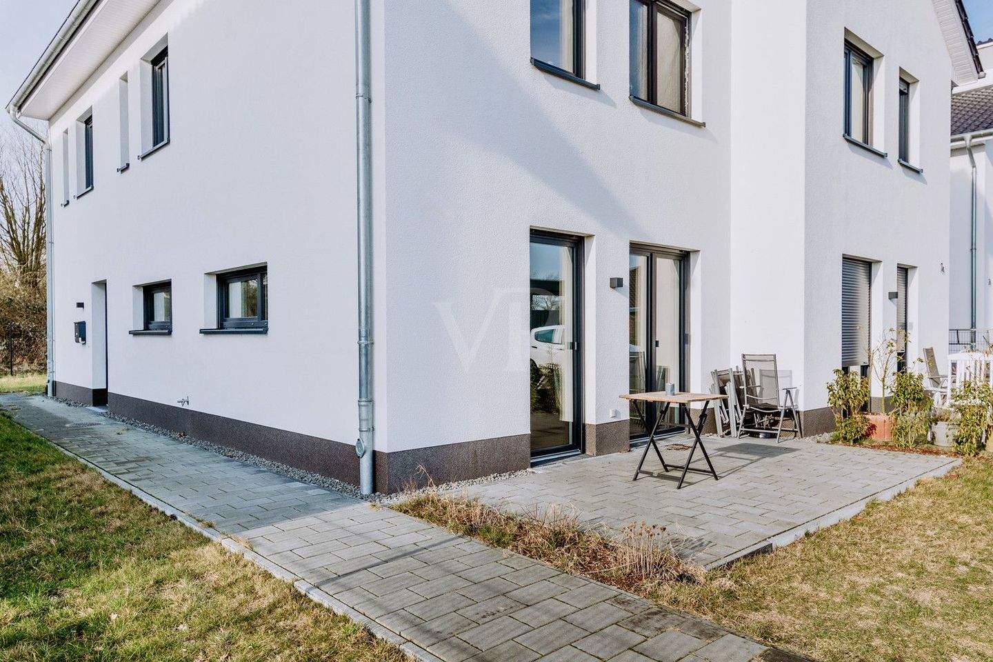 Immobilie in Echem - Stilvolle Doppelhaushälfte mit hochwertiger Ausstattung und energieeffizientem Wohnkomfort - Bild 1