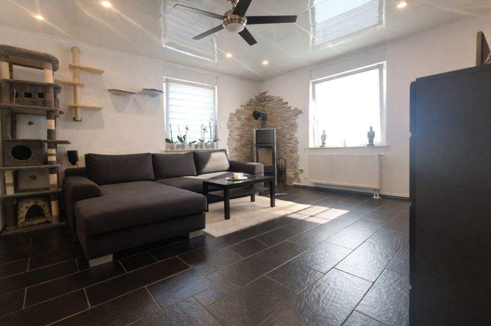 Immobilie in Neckarzimmern - GLOBAL INVEST SINSHEIM | Freistehende Stadtvilla mit einem 780m² großen Gartengrundstück und Doppelgarage - Bild 1