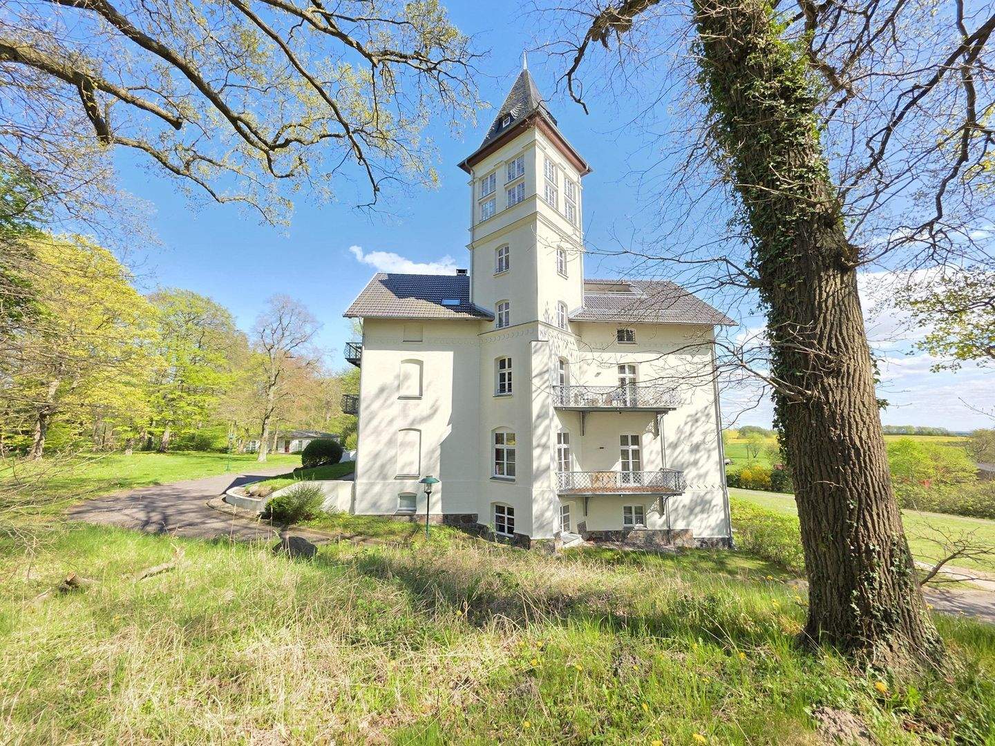 Immobilie in Bastorf - Schlossflair & Strandnähe vereint - stilvolles 2-Zi-Appartement nahe Kühlungsborn & Rerik! - Bild 3