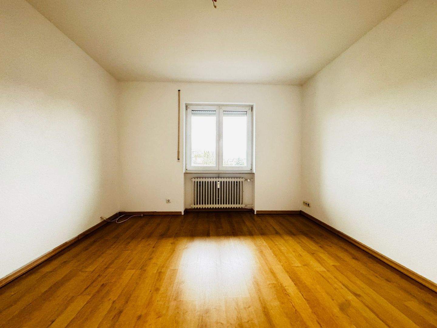 Immobilie in Gottmadingen - 4-Zimmer-Wohnung mit Balkon, Garage, Stellplatz & Garten in Gottmadingen - Bild 1