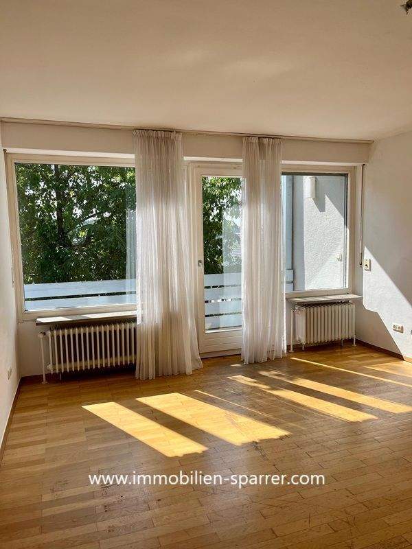 Immobilie in Wernberg-Köblitz - Charmantes Einfamilienhaus mit Doppelgarage und wunderschönem Garten in Wernberg-Köblitz - Bild 3