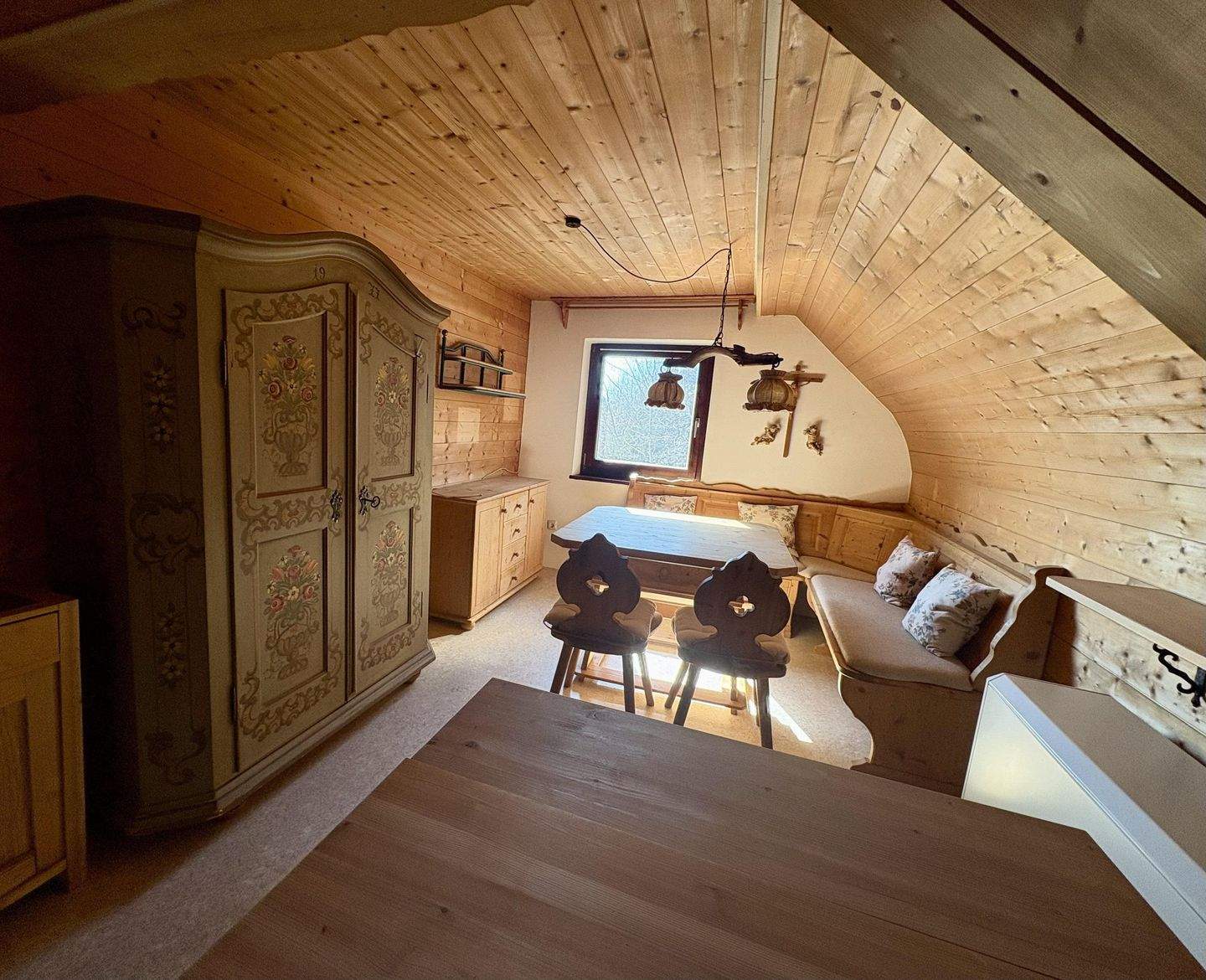 Immobilie in Saldenburg - Gepflegte Dachgeschosswohnung mit Charme – 2,5 Zimmer in Saldenburg/ Nähe Tittling! - Bild 4