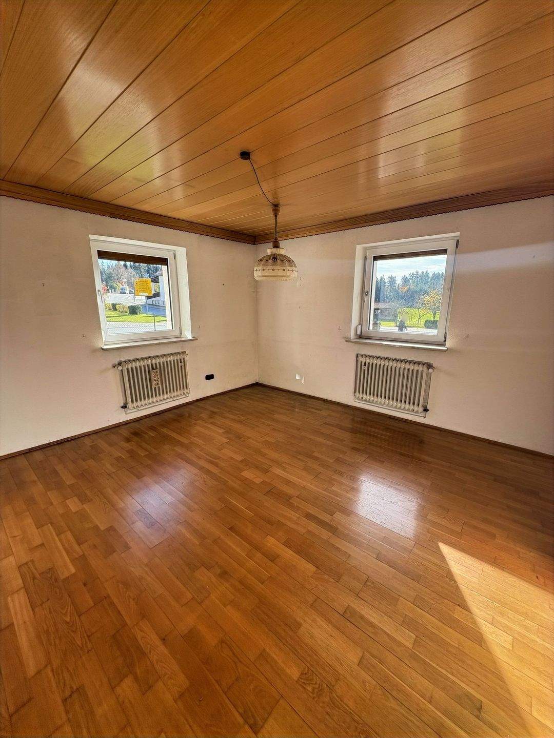 Immobilie in Ruderting - Großzügiges Einfamilienhaus im Zentrum von Ruderting! - Bild 3