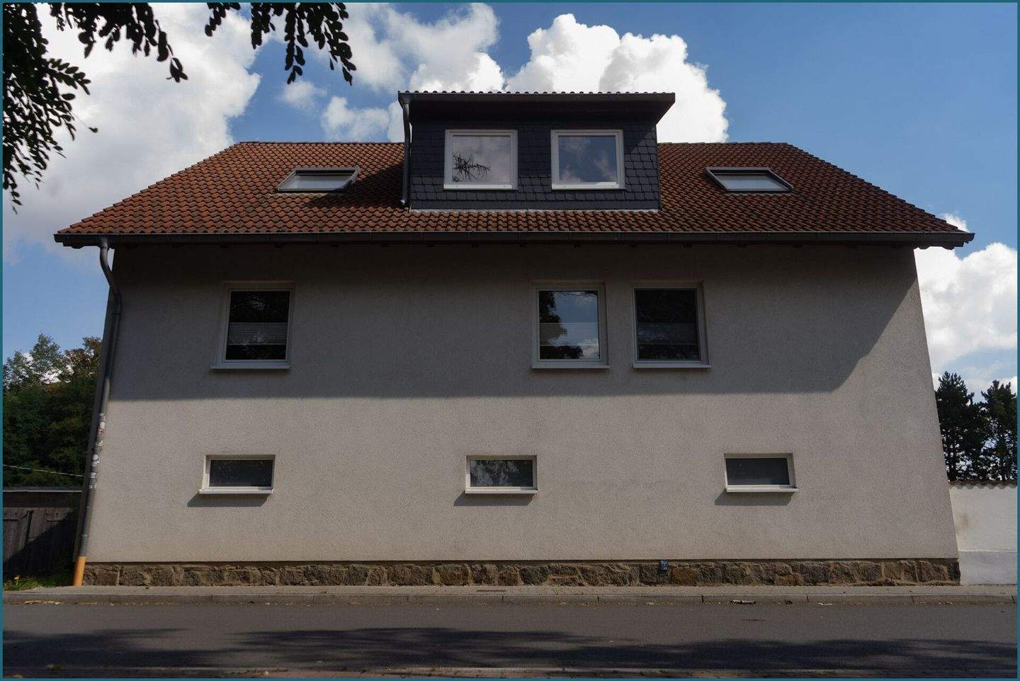 Immobilie in Borna - Geräumiges Ein-/Zweifamilienhaus in Borna mit vielen Möglichkeiten - Bild 2