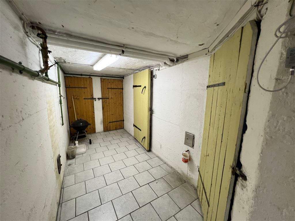 Immobilie in Forchheim - Villa im Jugendstil, aktuell als MFH genutzt - Drei Wohneinheiten mit Altbaucharme zentral in Forchheim zu verkaufen - Bild 2