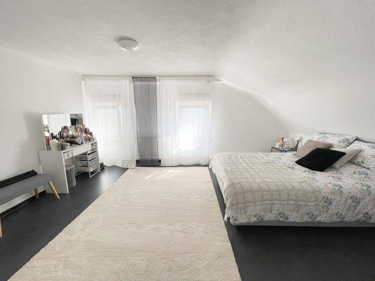 Immobilie in Nalbach - Familienfreundliches Einfamilienhaus mit Photovoltaik, Stellplätzen und Garten - Bild 9