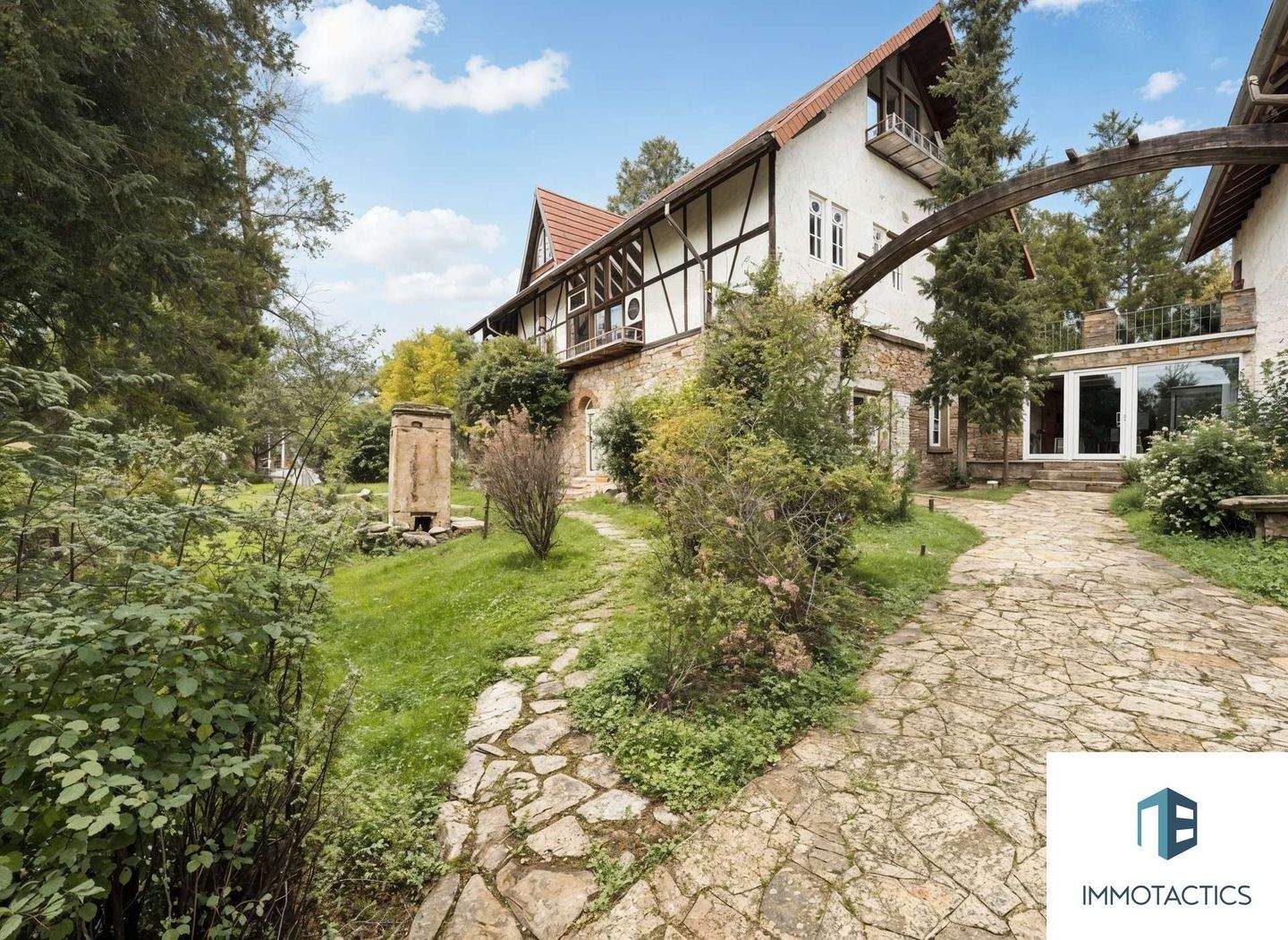 Immobilie in Dörrebach - Stilvolles Kulturanwesen mit Scheunenhaus, Gewölbekeller, idyllischem Garten & Eventbereich - Bild 0