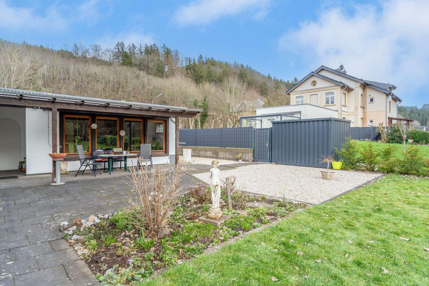 Immobilie in Hellenthal - Einzigartiges Anwesen - großzügiges Wohn- & Geschäftshaus in Hellenthal. *provisionsfrei* - Bild 34