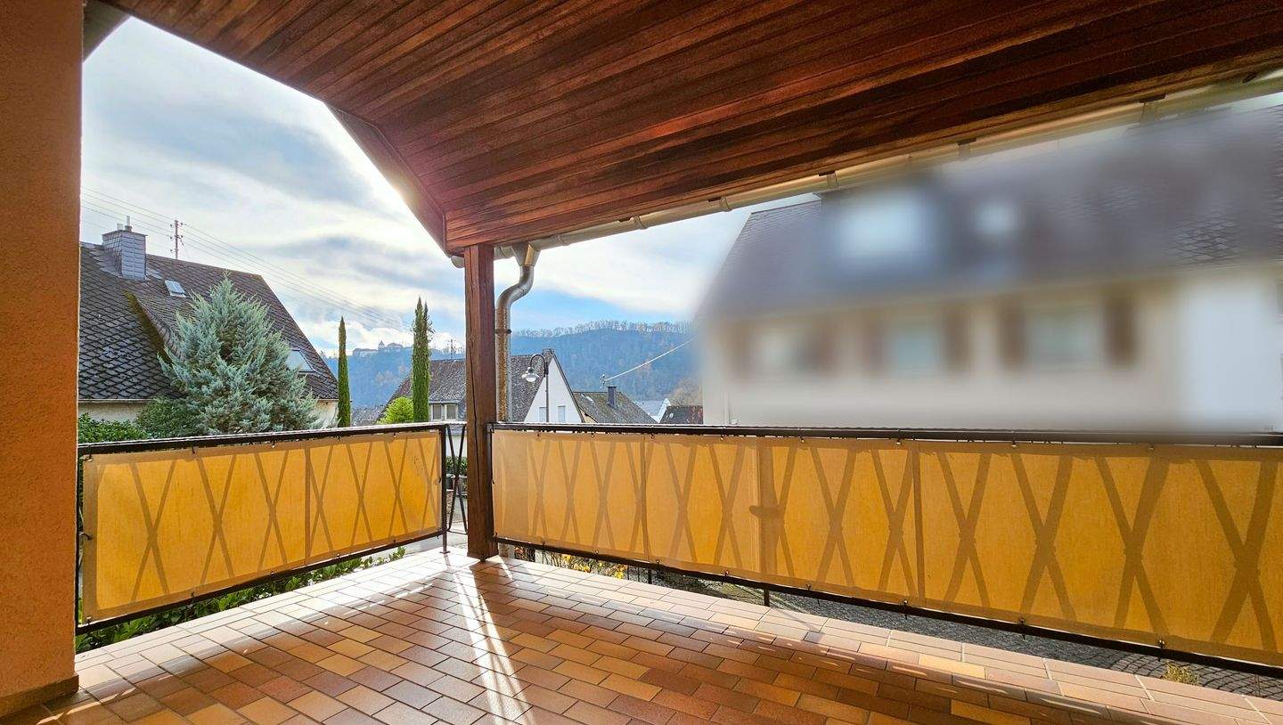 Immobilie in Bullay - Sehr gepflegtes Einfamilienhaus mit Garage, Garten und Balkon in Bullay/Mosel - Bild 10