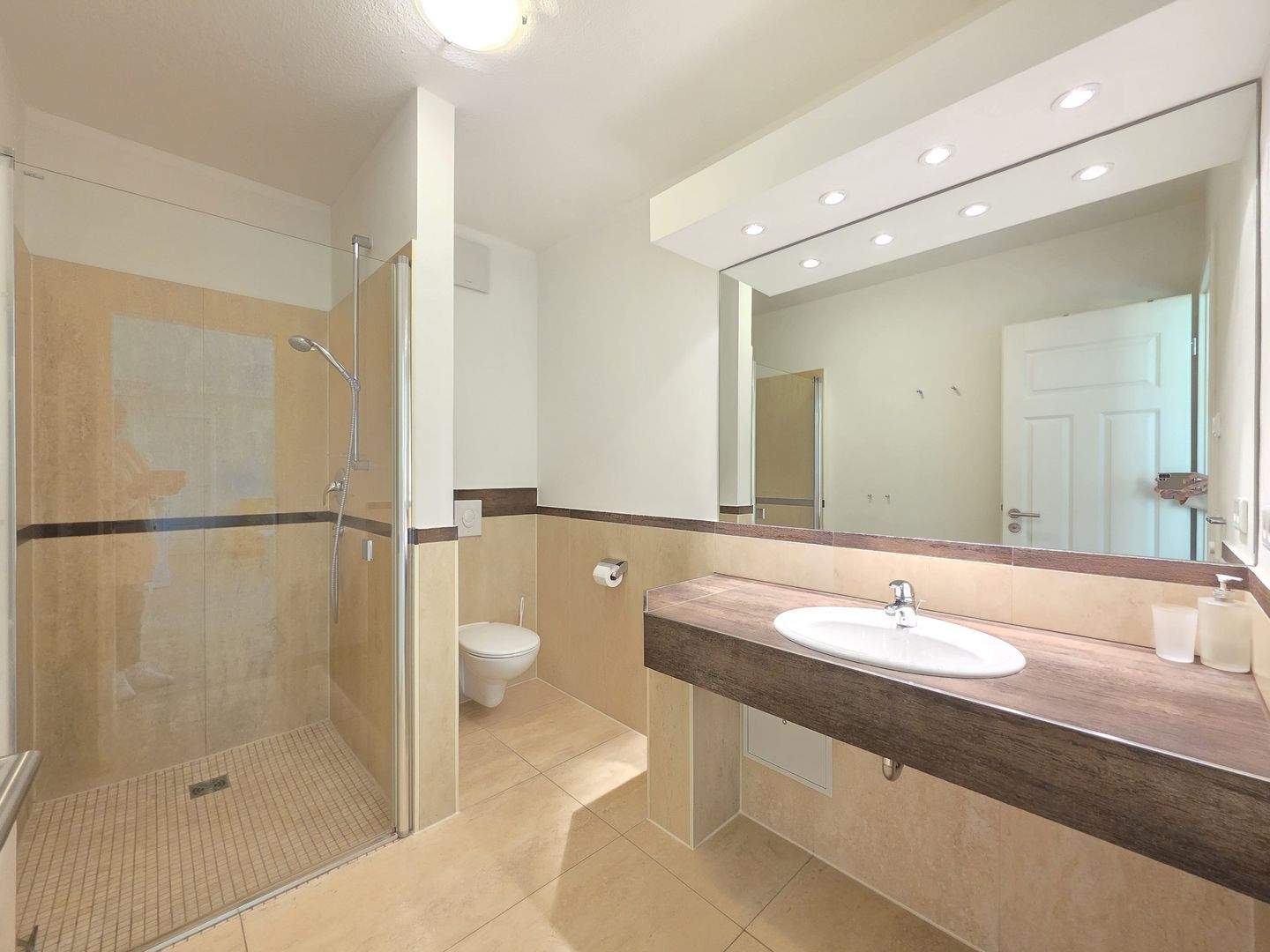 Immobilie in Bastorf - Schlossflair & Strandnähe vereint - stilvolles 2-Zi-Appartement nahe Kühlungsborn & Rerik! - Bild 17