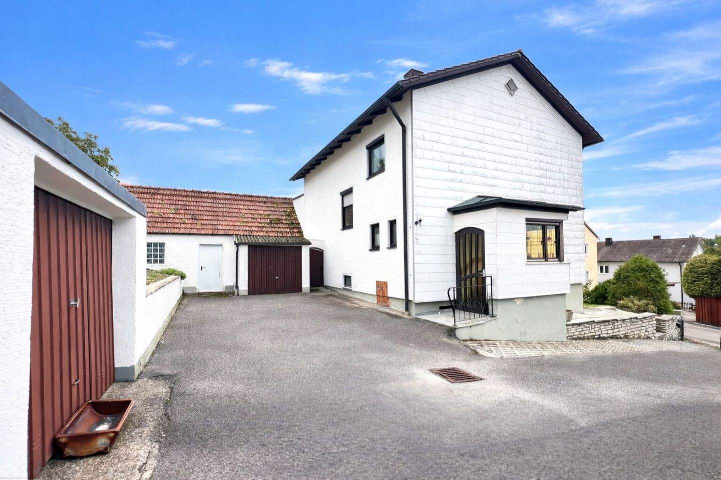 Immobilie in Wolnzach - Charmantes Einfamilienhaus mit großem Grundstück und Ausbaupotenzial in Wolnzach! - Bild 0