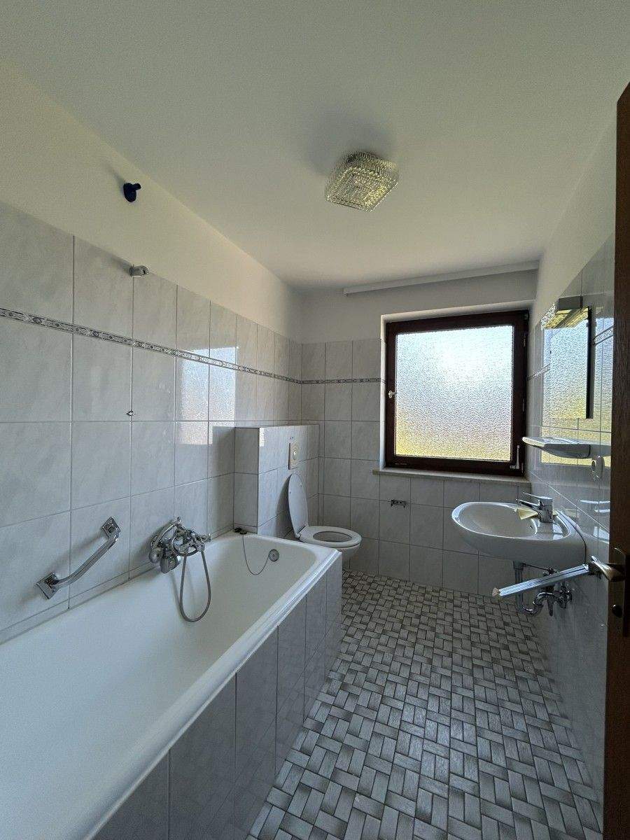 Immobilie in Unterammergau - Geräumige 4-Zi.-Wohnung im I.Obergeschoss - Bild 7