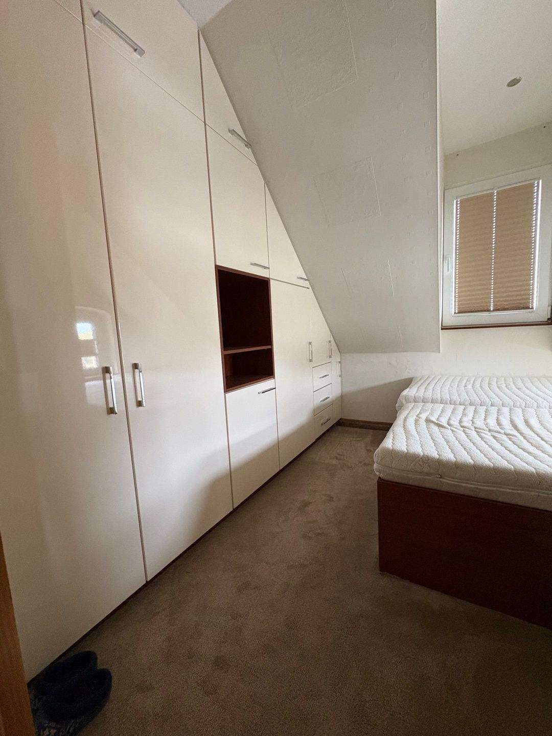 Immobilie in Freital - Ehemaliges 3-Fam.-Haus Nähe Freitaler Klinikum, aktuell zwei schönen Wohnungen sowie attraktive Gewerberäume - Bild 1