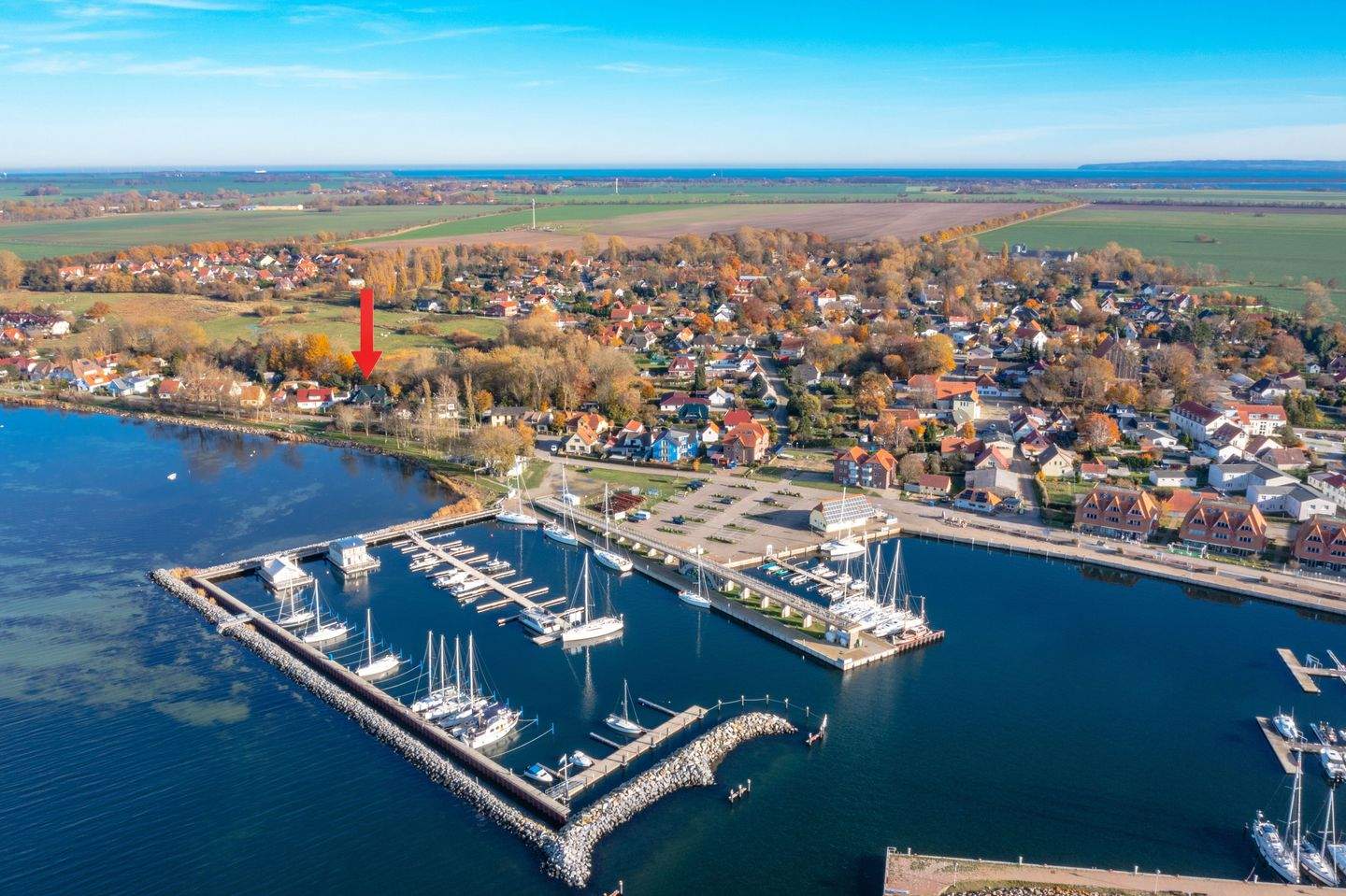 Immobilie in Altenkirchen - Villa mit zwei Luxuswohneinheiten in der ersten Reihe zum Wasser… - Bild 0