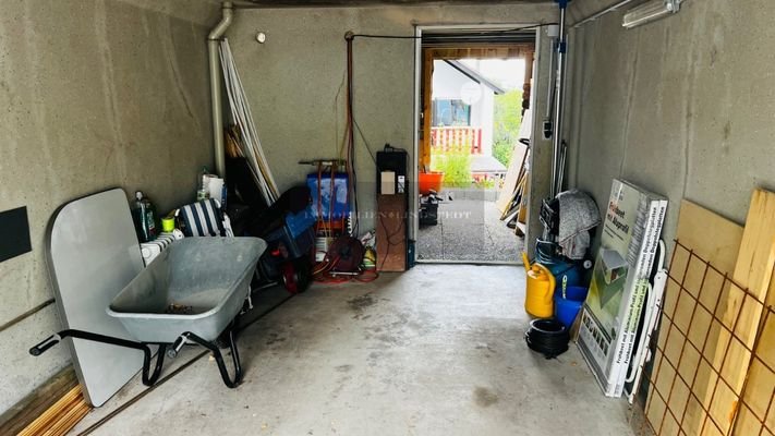 Garage mit Zugang