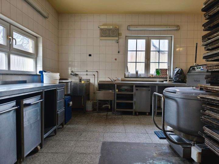 Immobilie in Insel Hiddensee - All-in-One ohne Maklergebühr: Bäckerei, 2 Wohnungen, Nebengebäude - Inselglück garantiert - Bild 8