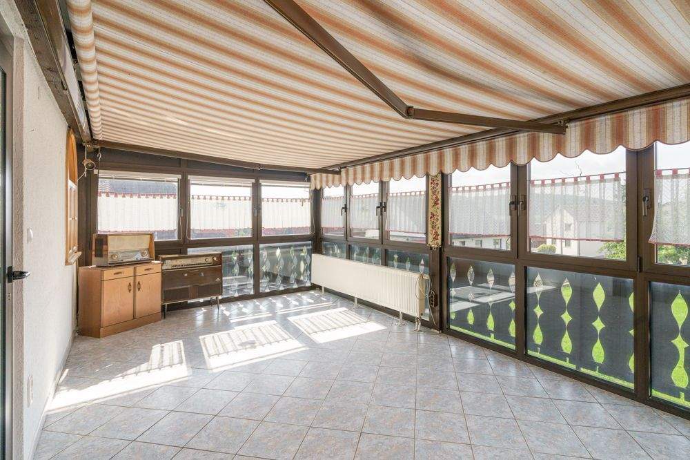 Immobilie in Karbach - Bezugsfreies Einfamilienhaus mit Einliegerwohnung und großem Grundstück! - Bild 9