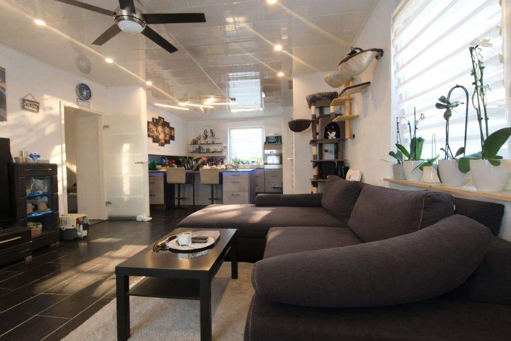 Immobilie in Neckarzimmern - GLOBAL INVEST SINSHEIM | Freistehende Stadtvilla mit einem 780m² großen Gartengrundstück und Doppelgarage - Bild 0