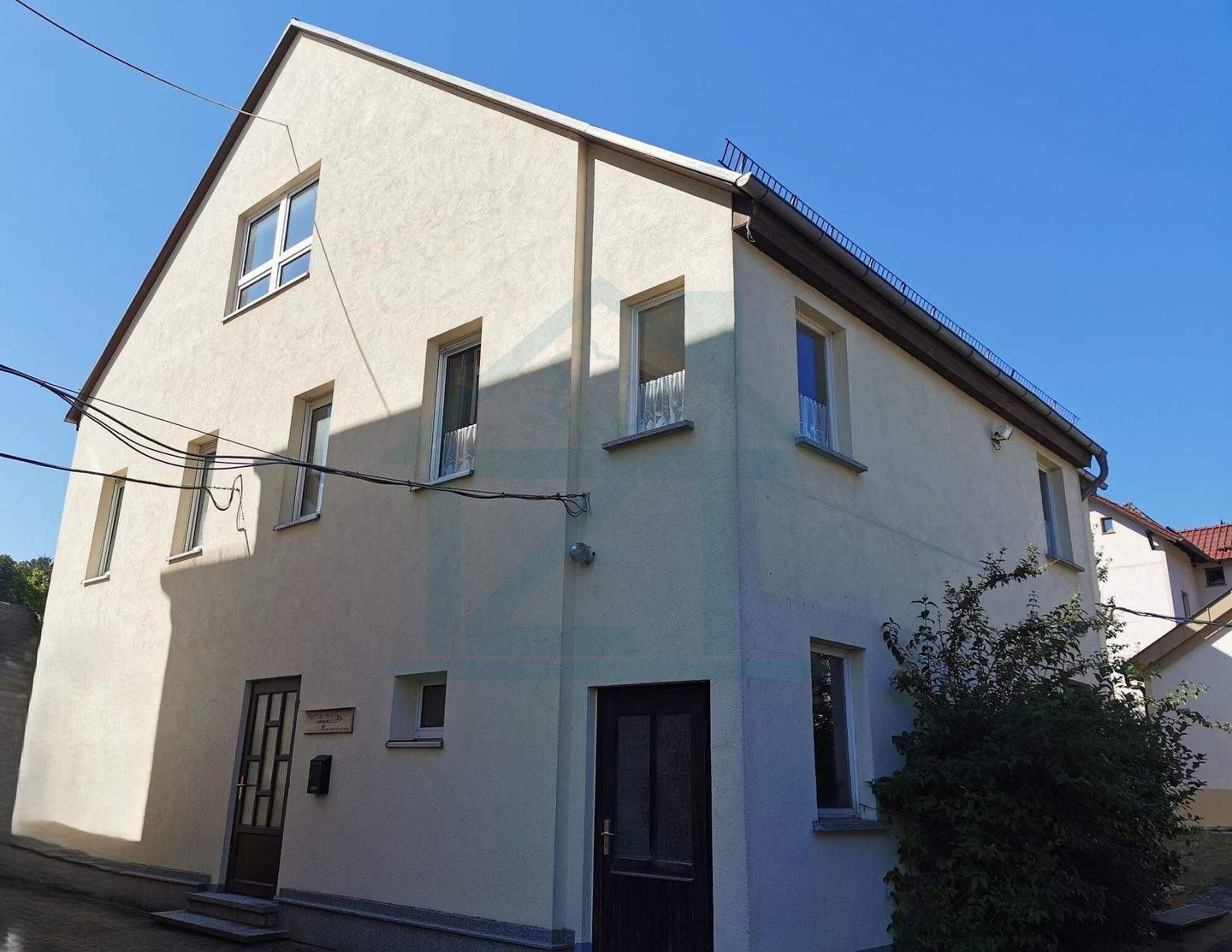 Immobilie in Berga/Elster - Wohnhaus mit Einliegerwohnung und Werkstatt, inkl. Nebengebäude, inkl. 698 m² Grundstück in Berga - Bild 2