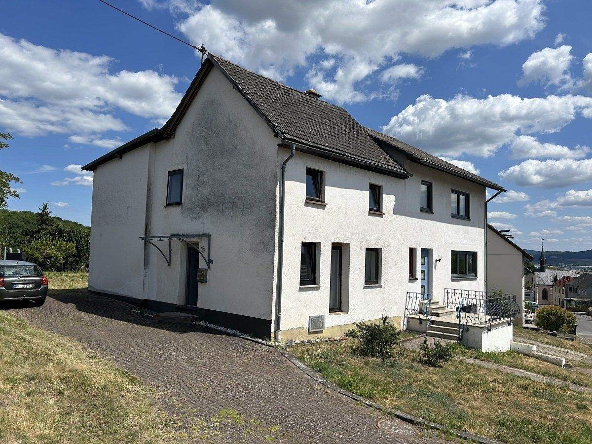 Immobilie in Altrich - zwei Wohnhäuser und rd. 20.000 qm Land direkt am Haus (Nähe zur Stadt Wittlich 5 km) - Bild 2