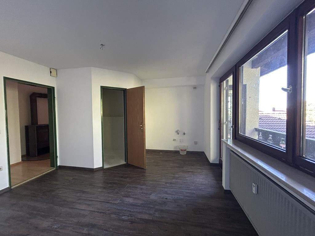Immobilie in Unterammergau - Geräumige 4-Zi.-Wohnung im I.Obergeschoss - Bild 2